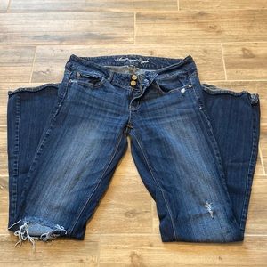American Eagle Artist Style Jeans. Size 10 long